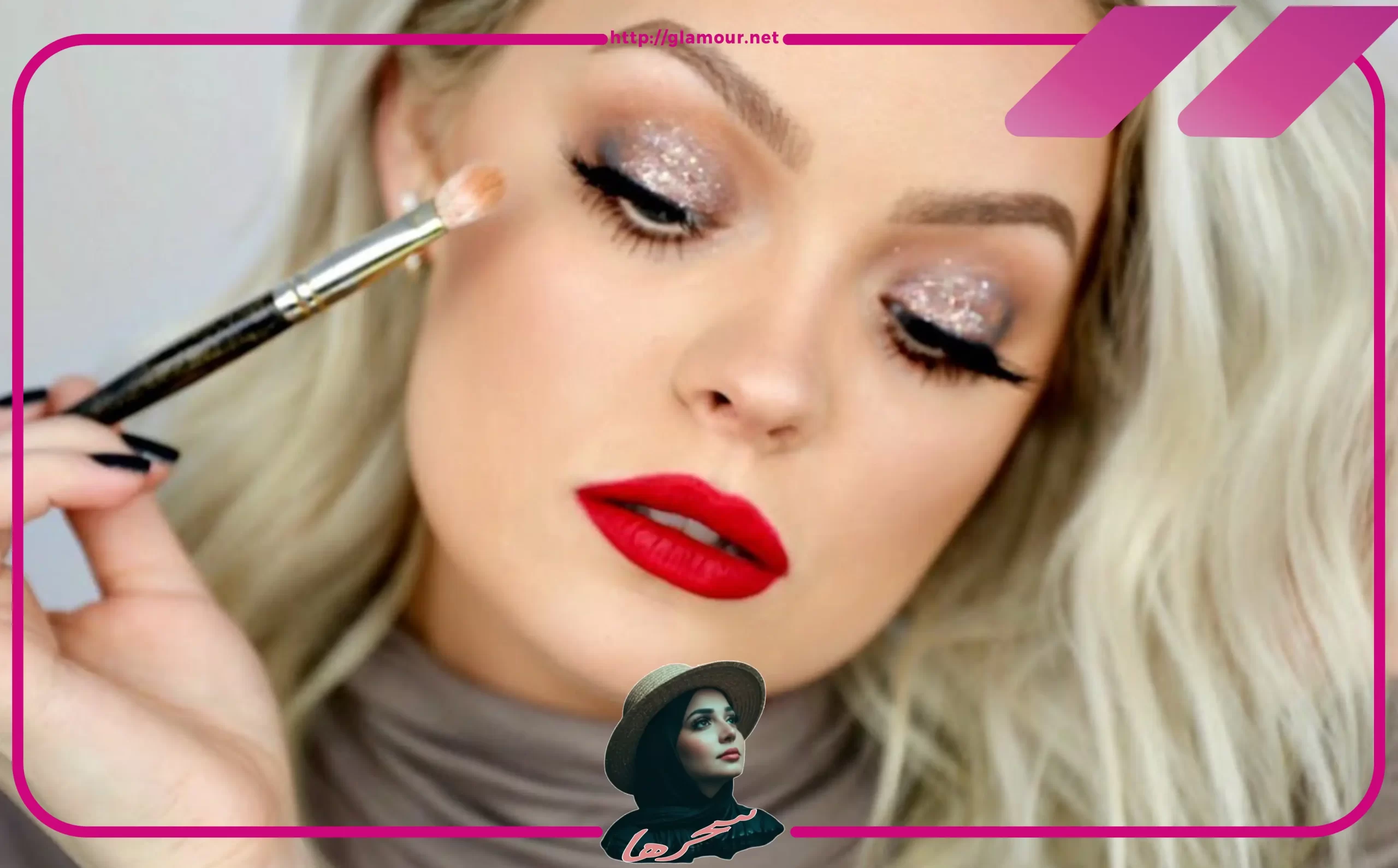 مكياج سموكي رمادي هادئ مع لامعة فضية بسيطة